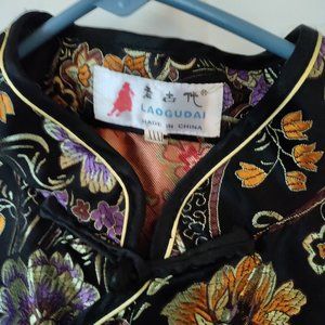 Oriental gown ("cheongsam")